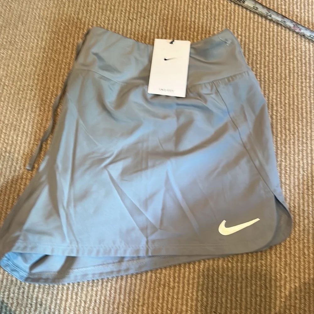 NWT NIKE dri fit Light Gray Athletic running Shorts size XXL